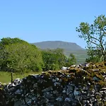 Lodge The Hive Lodge Cabin With 3 Peak Views, Ribblehead, Settle Settle