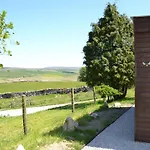 The Hive Lodge Cabin With 3 Peak Views, Ribblehead, Settle Settle