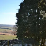 The Hive Lodge Cabin With 3 Peak Views, Ribblehead, Settle Settle