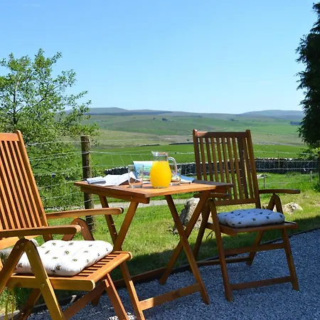 The Hive Lodge Cabin With 3 Peak Views, Ribblehead, Settle