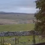 The Hive Lodge Cabin With 3 Peak Views, Ribblehead, Settle * Settle